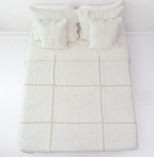DaDa Bedding Elegant White Floral Beige MatelassΓ© 100% Cotton Coverlet 5Pcs Bedspread Set - King Size (DXJ101796)