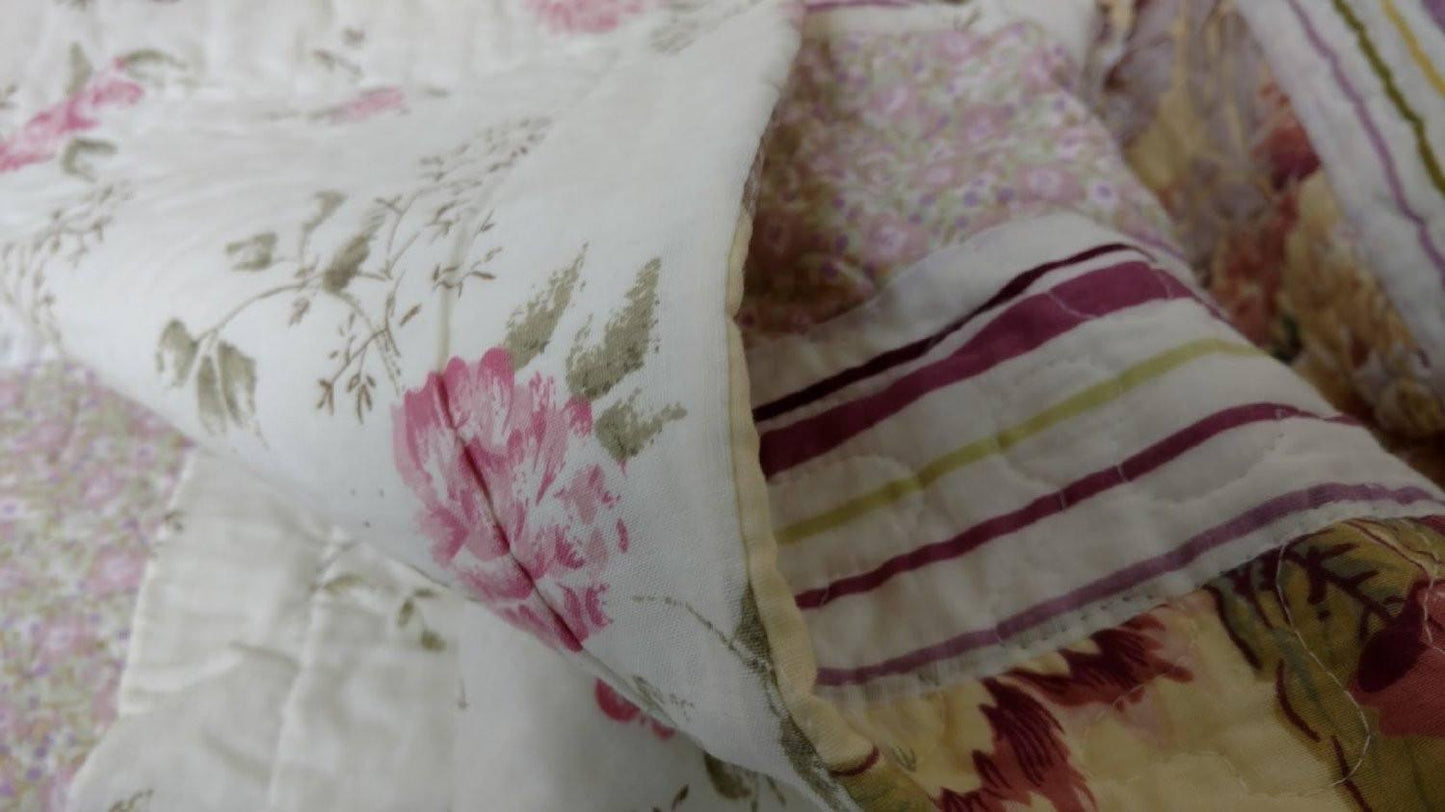 DaDa Bedding Cottage Floral Blossoming Patchwork Quilted Coverlet Bedspread Set (DXJ103112)