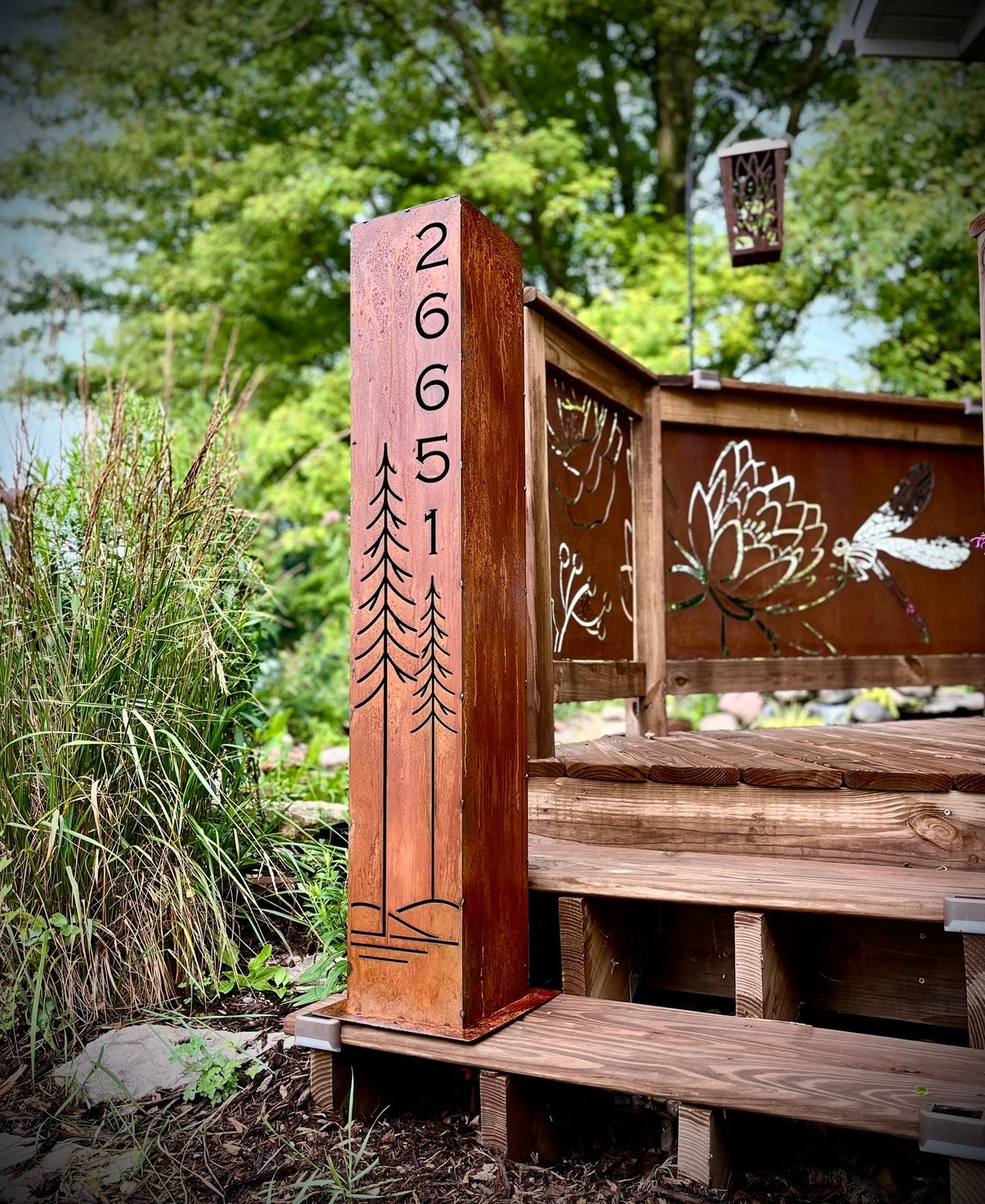 Simple Pines Address Solar Pillar - Steel