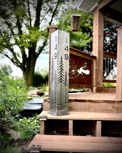 Simple Pines Address Solar Pillar - Steel